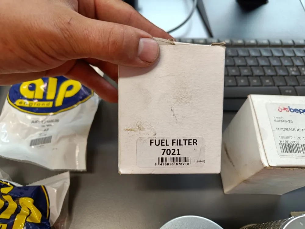 Fordson Major, Super Ja Power Major / ERÄ UUSIA OSIA mm. - Etupyörän laakerisarjoja