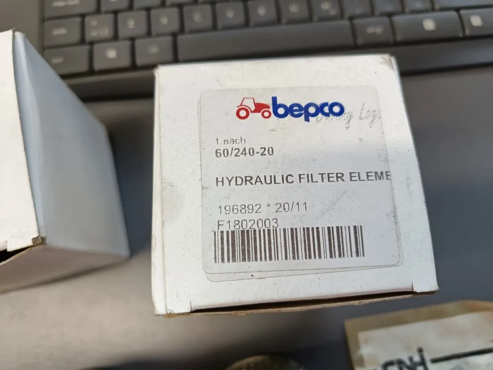 Fordson Major, Super Ja Power Major / ERÄ UUSIA OSIA mm. - Etupyörän laakerisarjoja