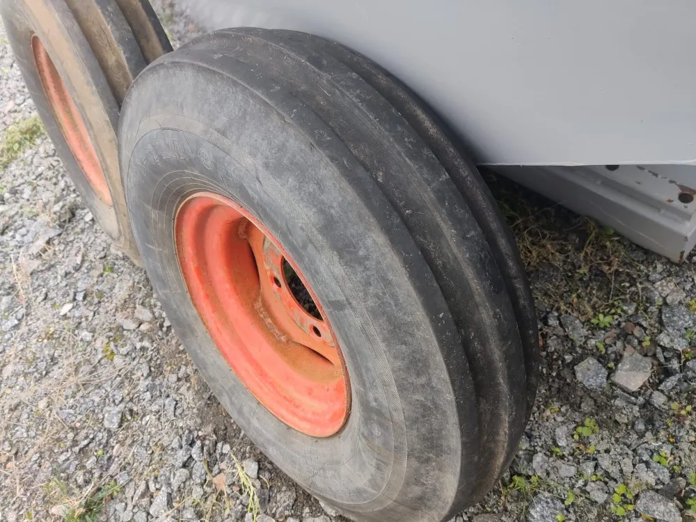 Dunlop 7.00-12 Vanteilla / 5-pulttiset vanteet