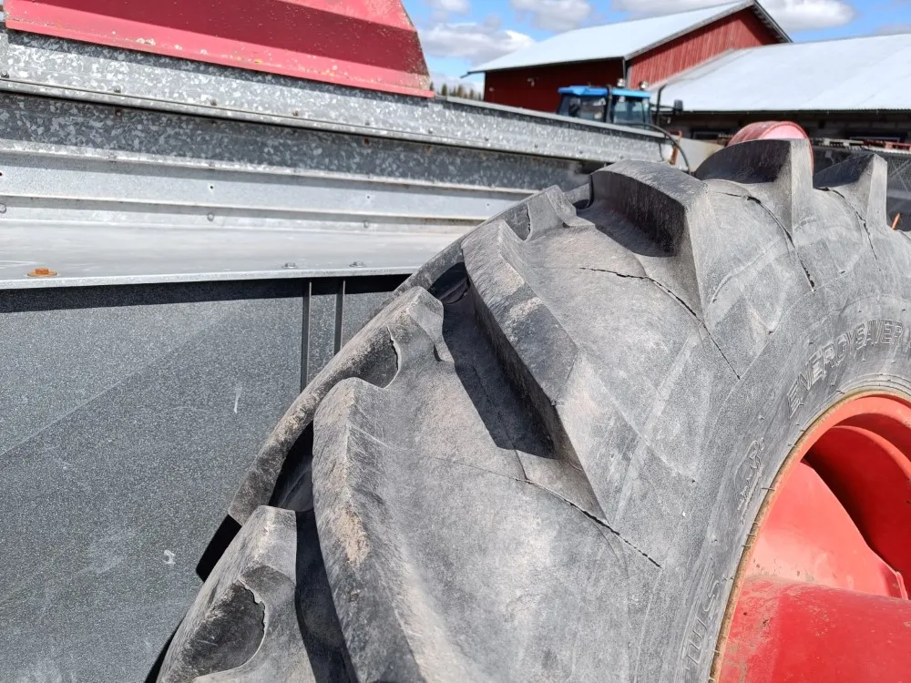 Taurus Paripyörät 18.4R38 / Hyväkuntoiset Fendt Farmer 312LSA sopivat