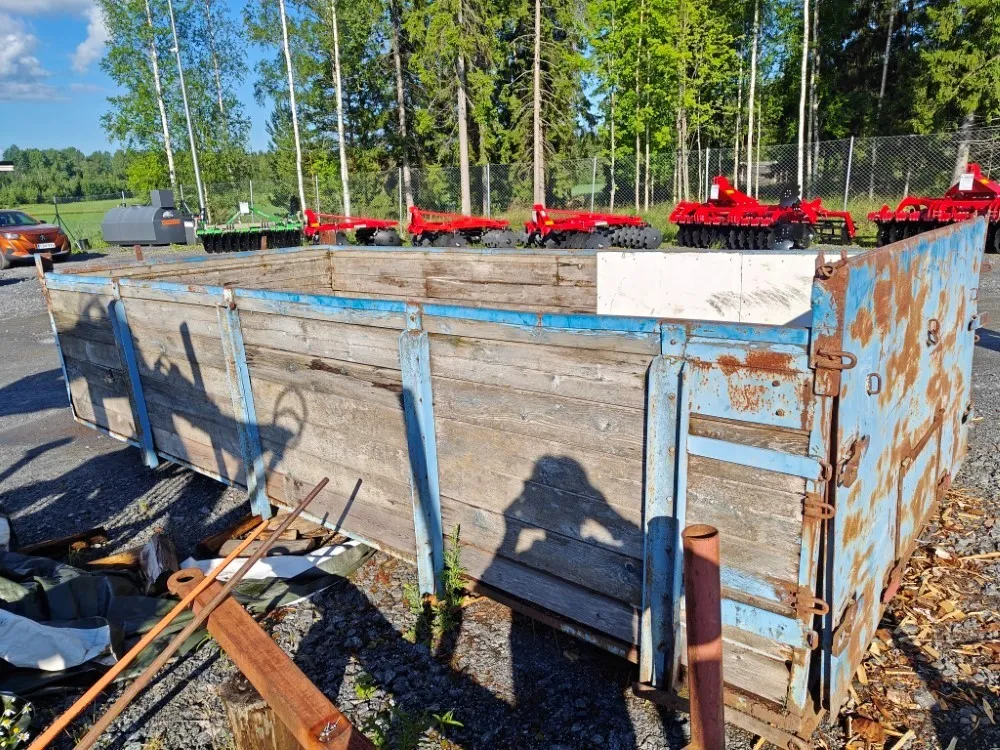 Vaihtolava 500cm / Peltipohjat ja puulaidat