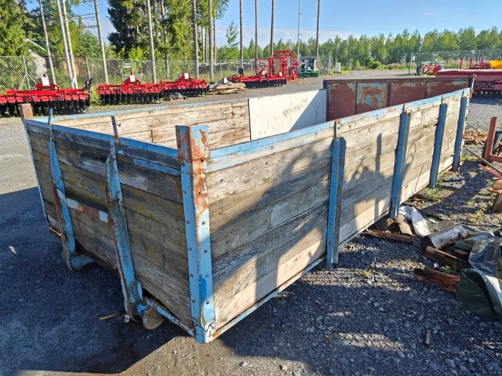 Vaihtolava 500cm / Peltipohjat ja puulaidat