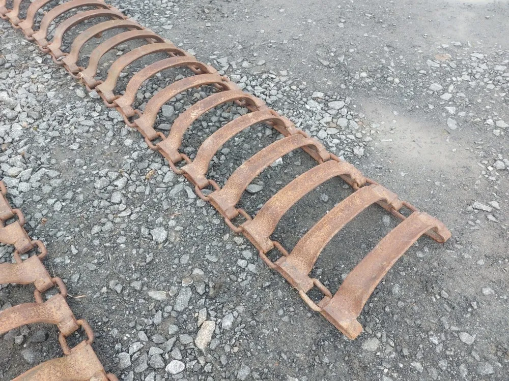 Telasarja traktoriin tai kaivuriin / P: 355cm L: 61cm, myydään asiakkaan lukuun!
