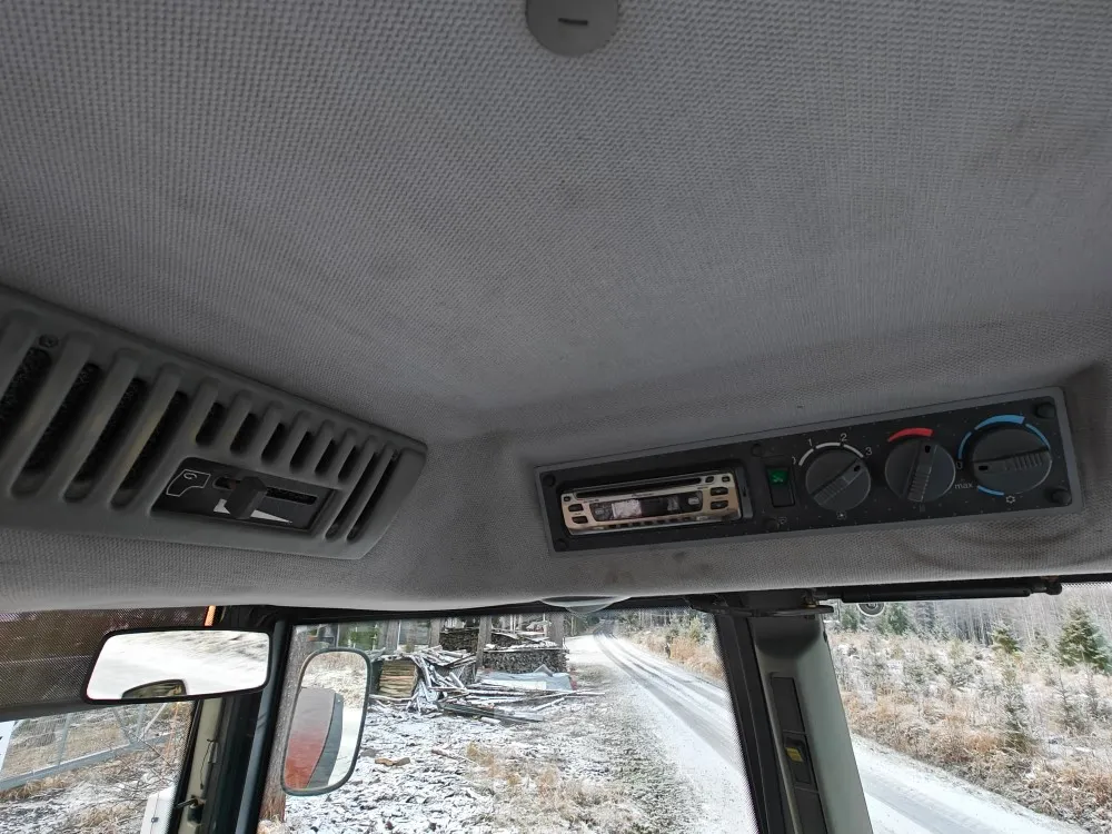 Valtra T190 HiTech traktori / Etukuormaajalla, katso video!