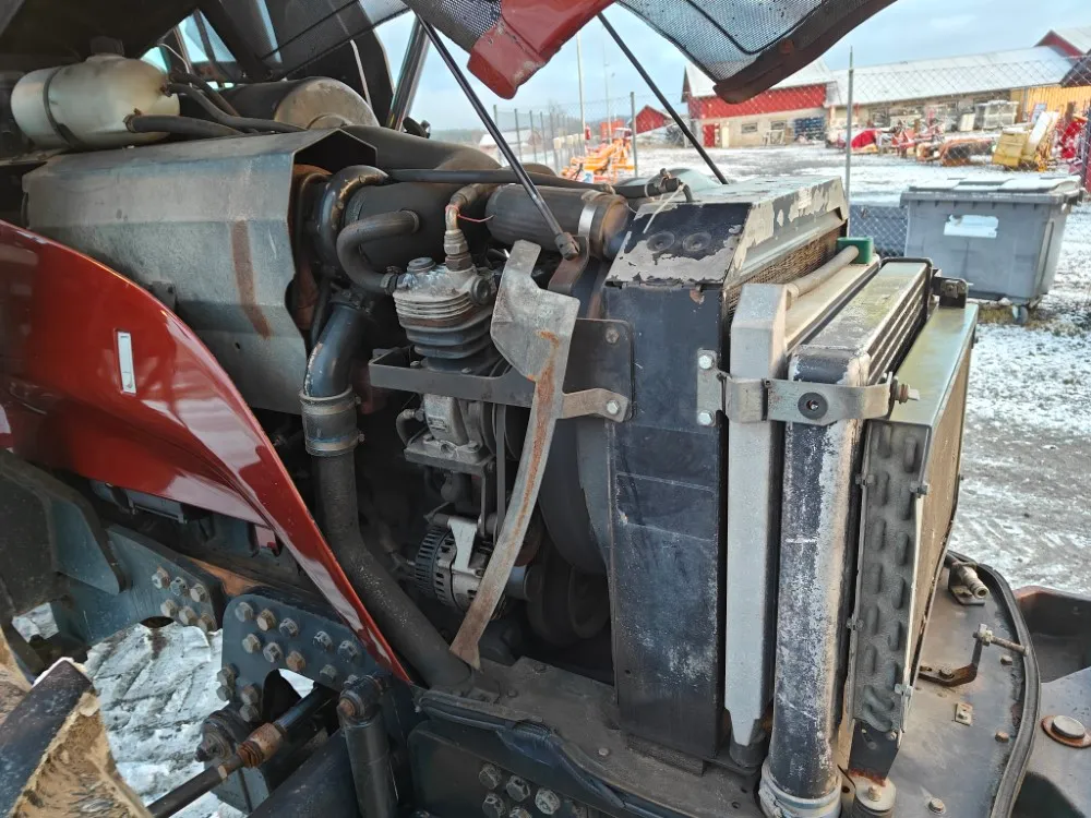 Valtra T190 HiTech traktori / Etukuormaajalla, katso video!