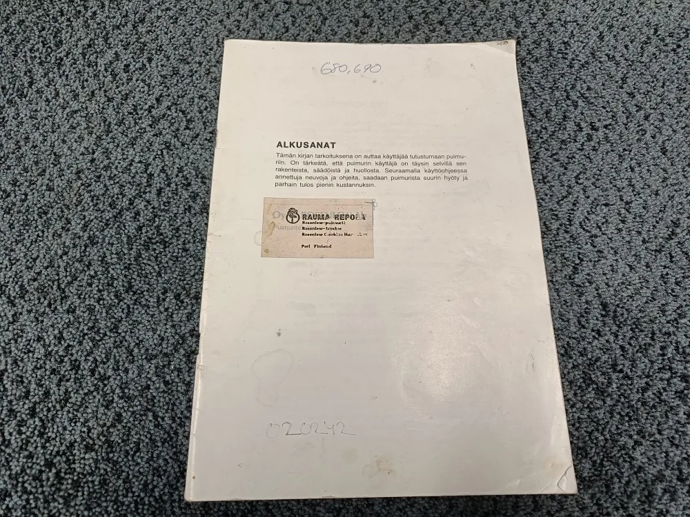 Sampo Rosenlew 680 ja 690 / Leikkuupuimureiden käyttöohjekirja