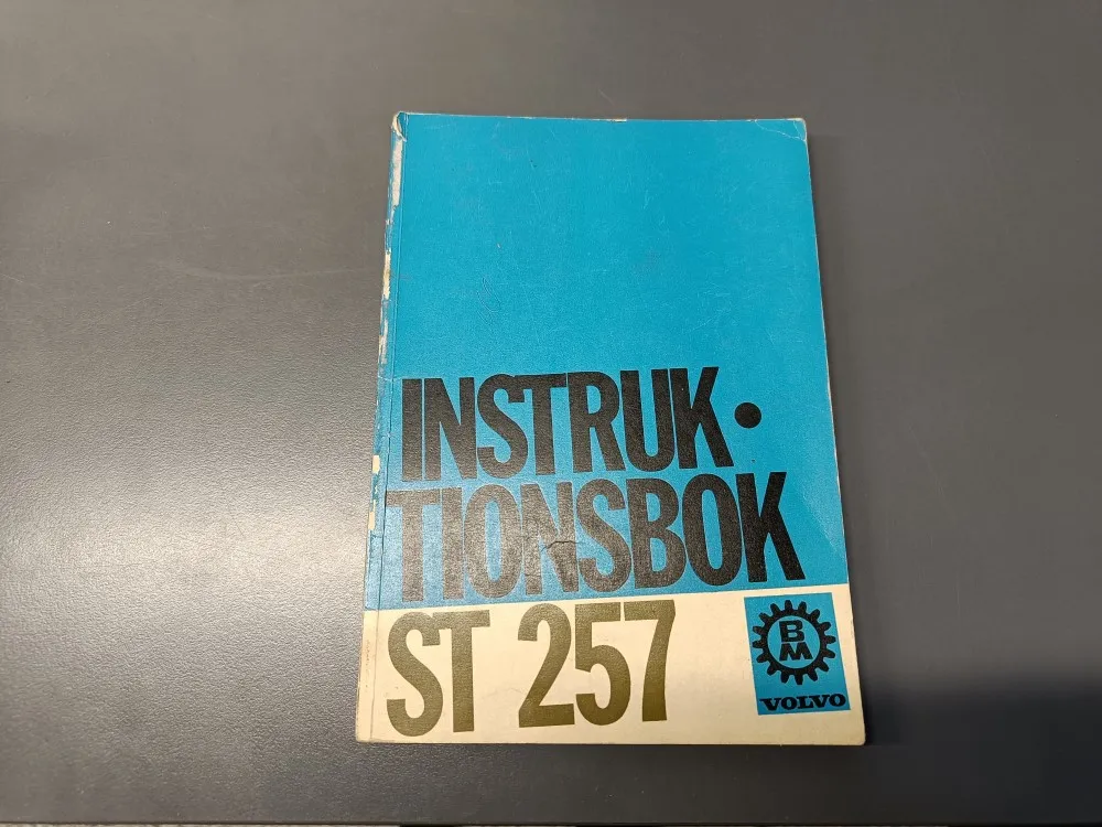 Volvo BM ST257 ohjekirja / Leikkuupuimuriin - Ruotsinkielinen