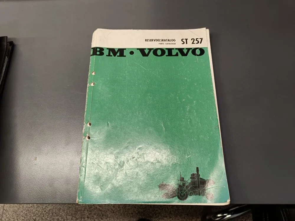 Volvo BM ST257 ruotsinkielinen / Varaosaluettelo leikkuupuimuriin