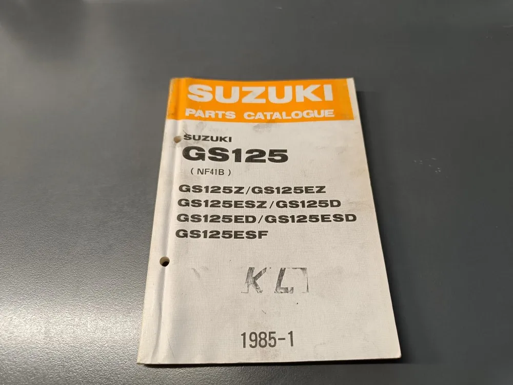 Suzuki GS125ES (Z/D/F) / Moottoripyörän varaosaluettelo