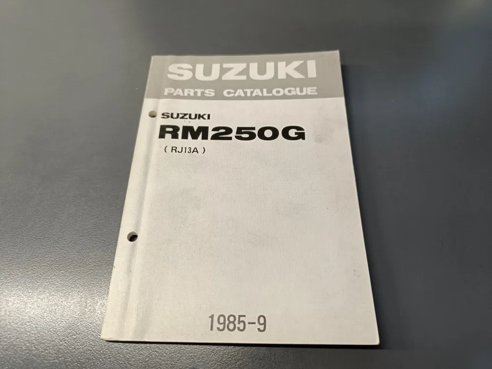Suzuki RM250G / Moottoripyörän varaosaluettelo