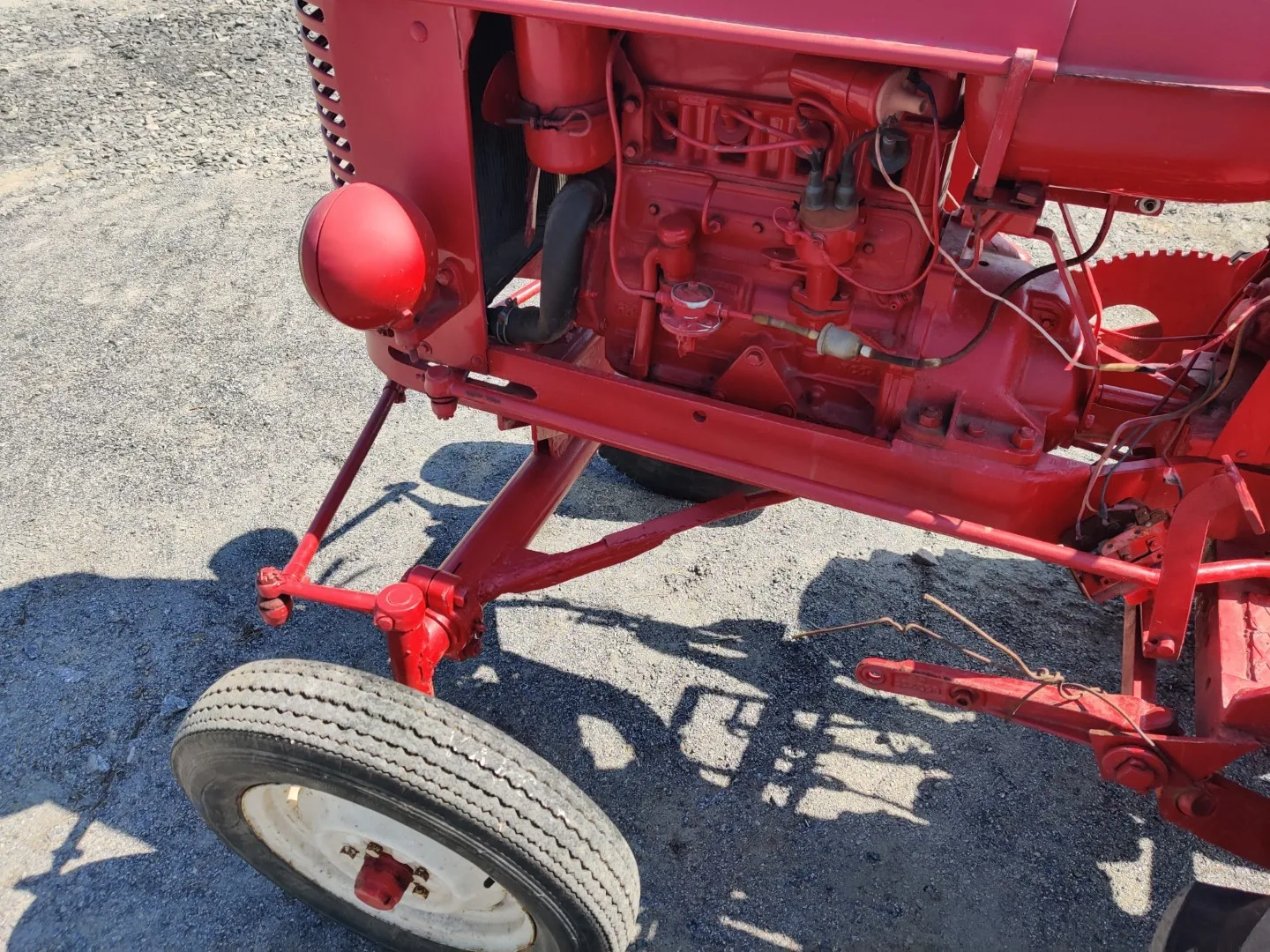 Massey Harris traktori / Bensiinikäyttöinen