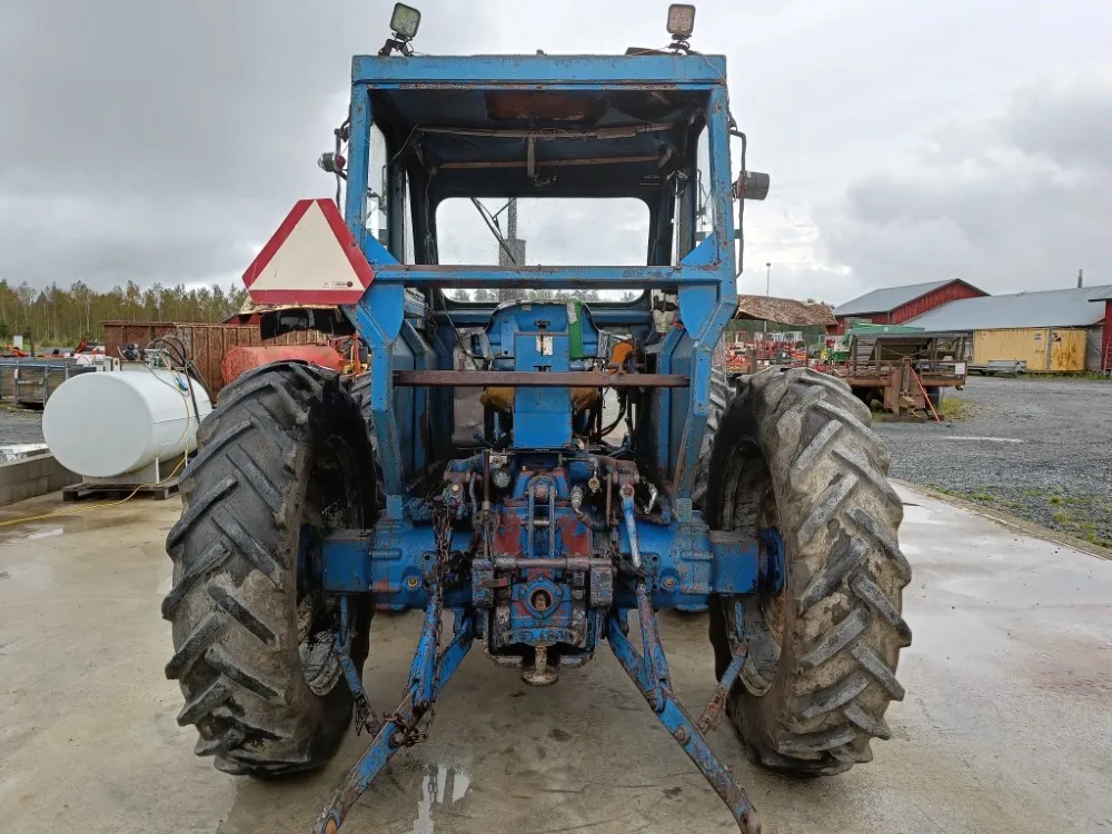 Ford County 754 Super 4 / Neliveto ohjaustehostimella ja puskulevyllä!