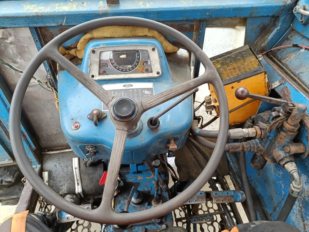 Ford County 754 Super 4 / Neliveto ohjaustehostimella ja puskulevyllä!