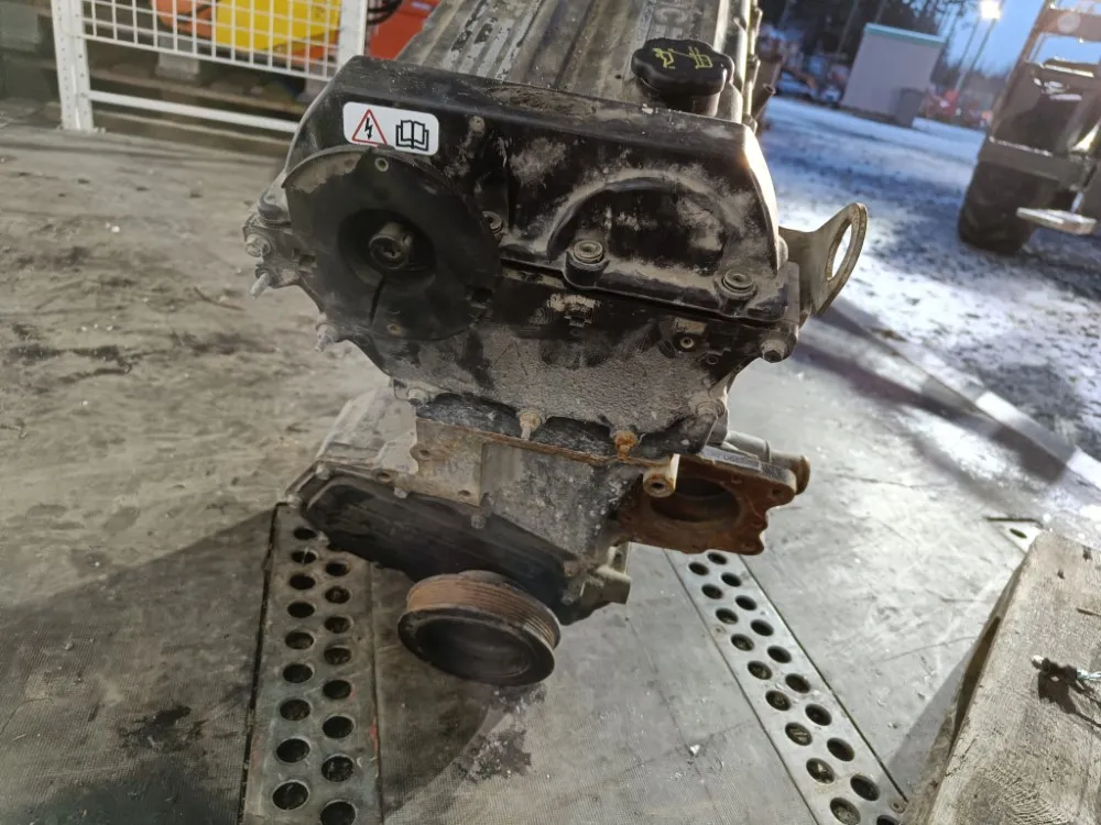 Ford DOHC 2.0 moottorit - 2kpl / Varaosiksi tai korjattavaksi - Bensiini