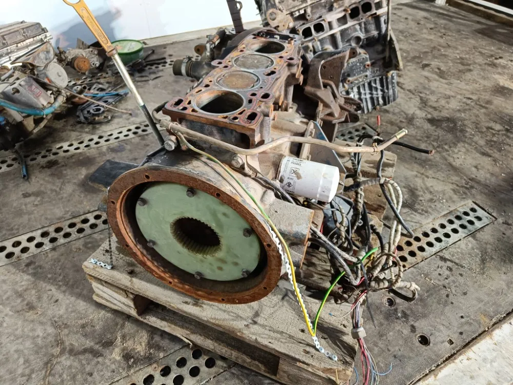 Ford DOHC 2.0 moottorit - 2kpl / Varaosiksi tai korjattavaksi - Bensiini