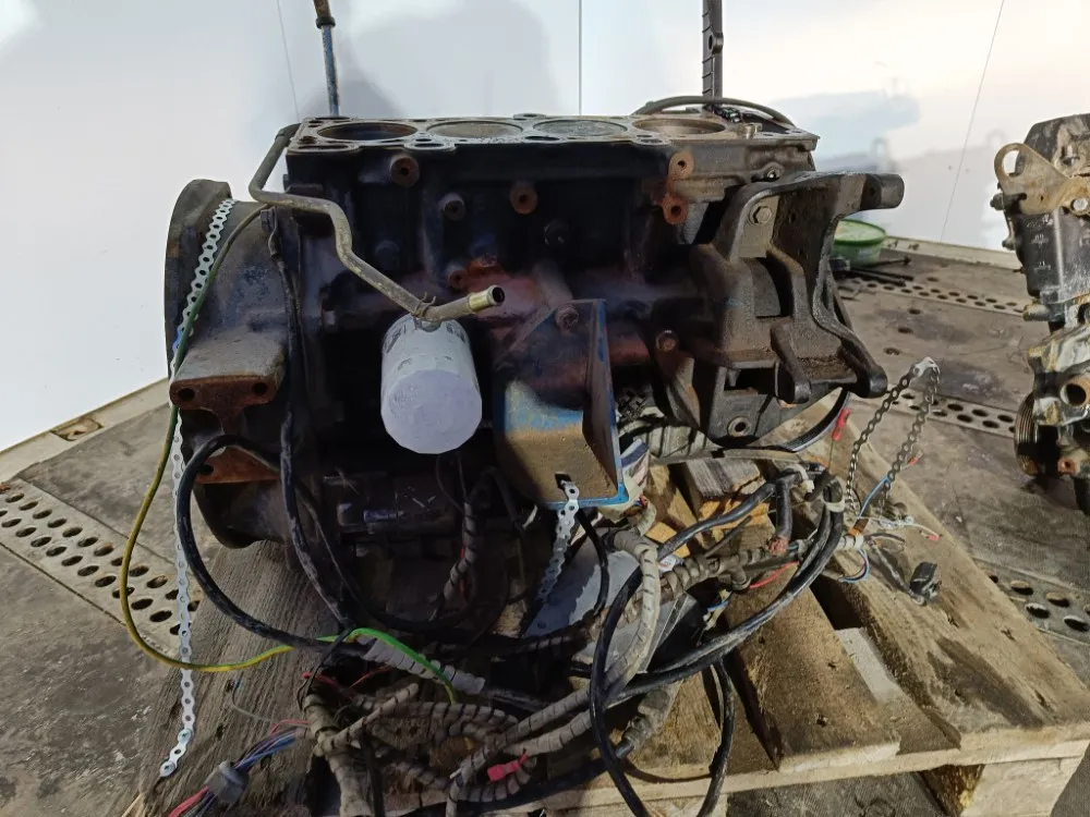 Ford DOHC 2.0 moottorit - 2kpl / Varaosiksi tai korjattavaksi - Bensiini