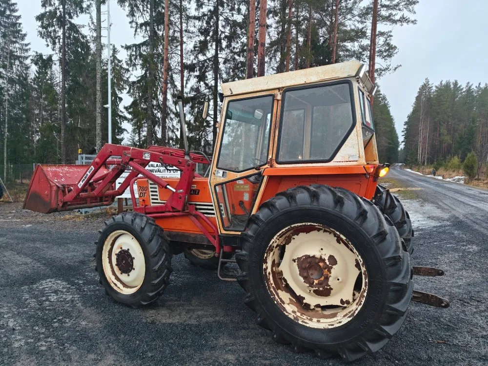 Fiat 780DT etukuormaajalla / Neliveto traktori - Katso video!