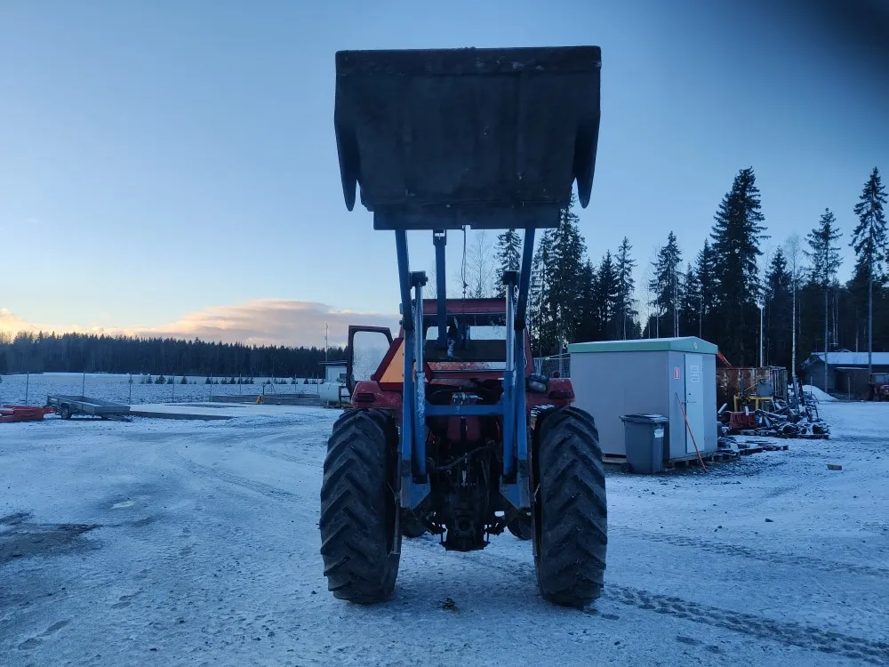 Takakuormaaja hydraulinen / Sorakauhalla - Katso video!