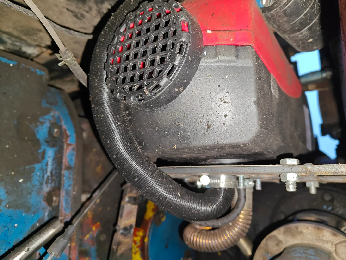 Ford County 1124, kutoskoneella / Hytillinen, katso video!