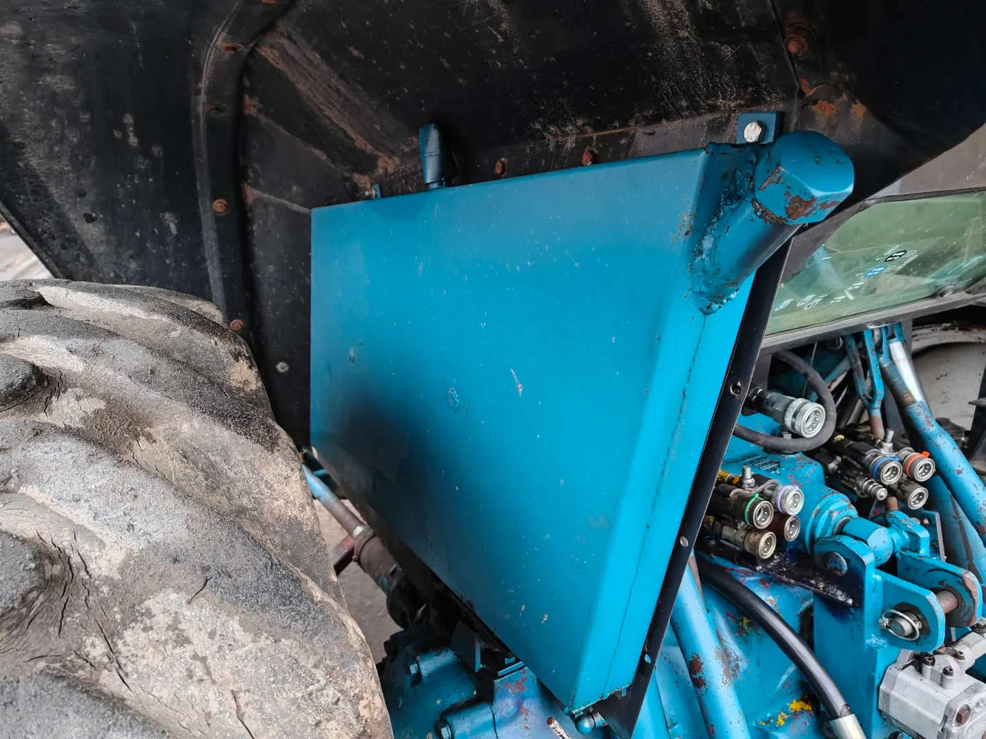 Ford County 1124, kutoskoneella / Hytillinen, katso video!