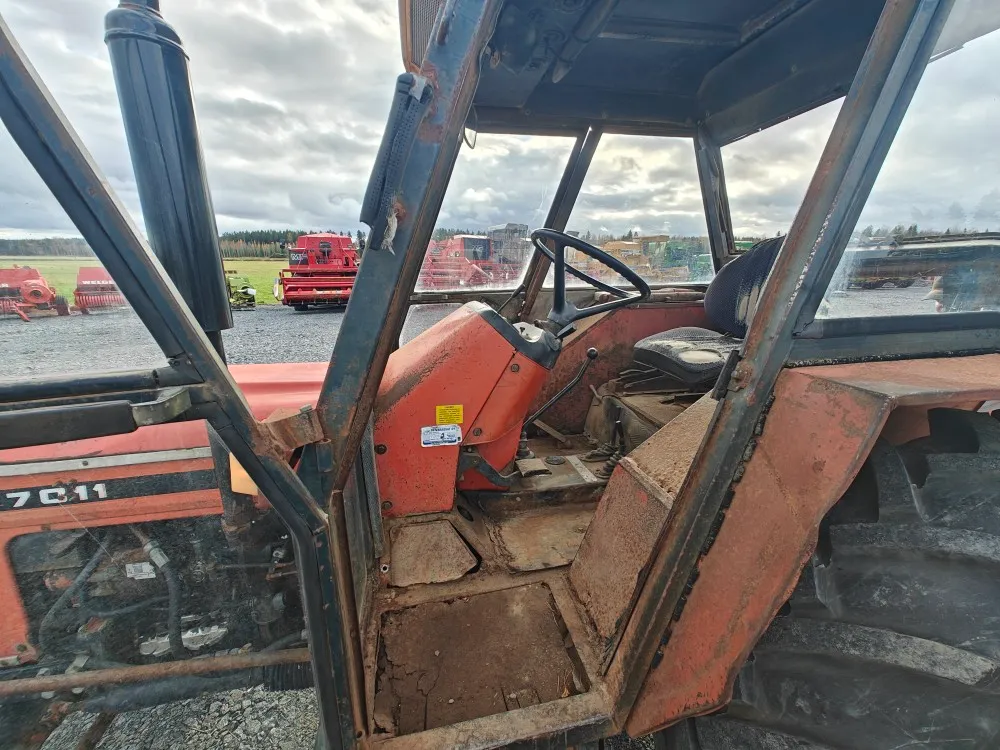 Zetor 7011 traktori / Takaveto - Katso video!