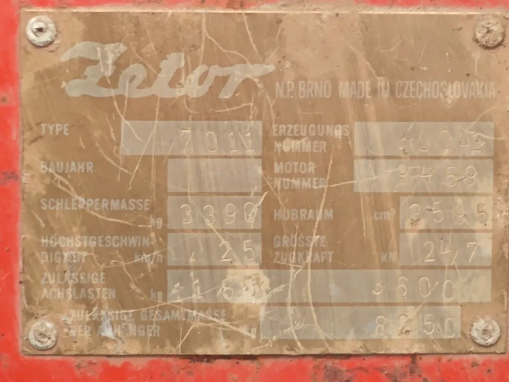 Zetor 7011 traktori / Takaveto - Katso video!