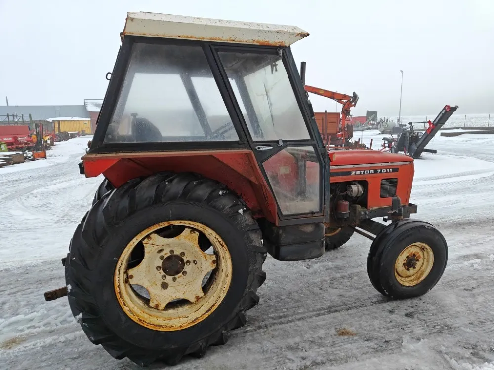 Zetor 7011 traktori / Takaveto - Katso video!