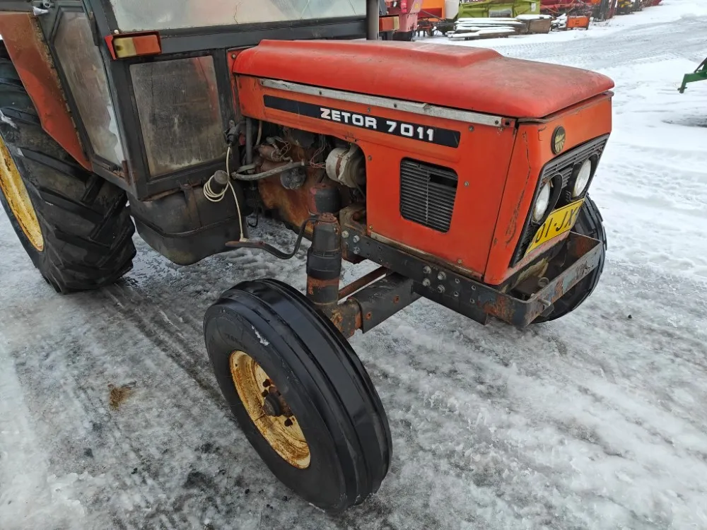 Zetor 7011 traktori / Takaveto - Katso video!