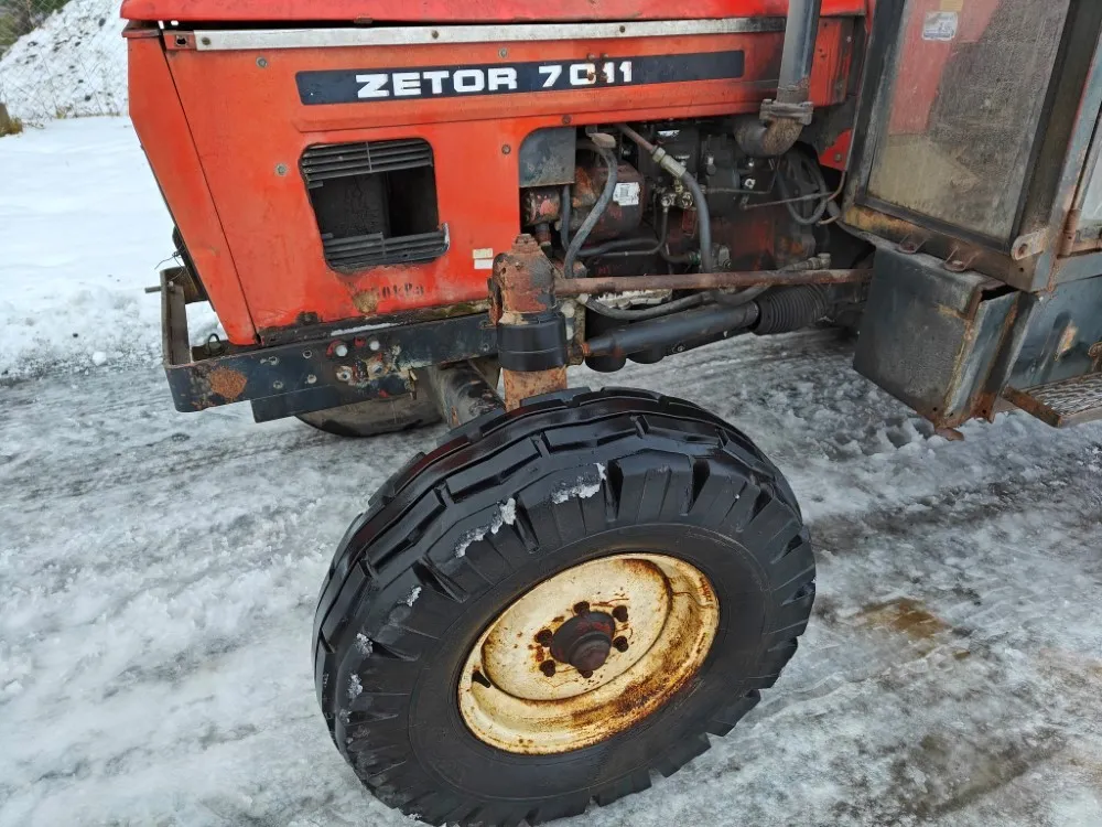 Zetor 7011 traktori / Takaveto - Katso video!