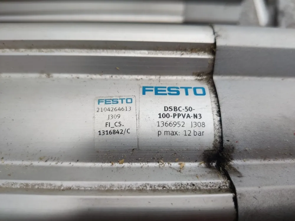 Festo Paineilmasylinteri 4kpl / Uusia, käyttämättömiä