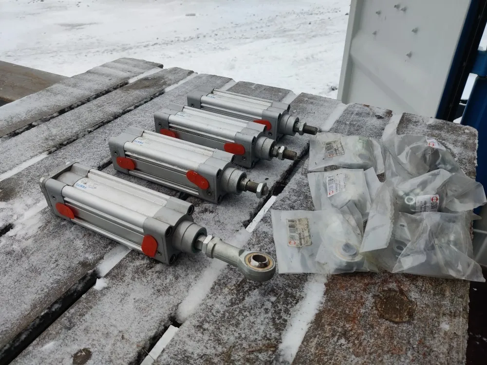 Festo Paineilmasylinteri 4kpl / Uusia, käyttämättömiä