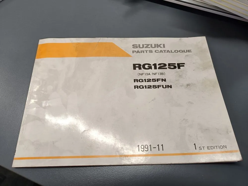 Suzuki RG125F (N/UN) / Moottoripyörän varaosaluettelo