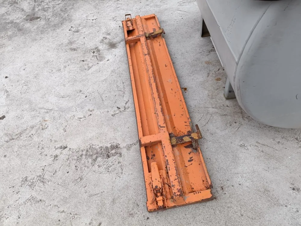 Peräkärryn metallilaita 190cm / Perävaunun laita