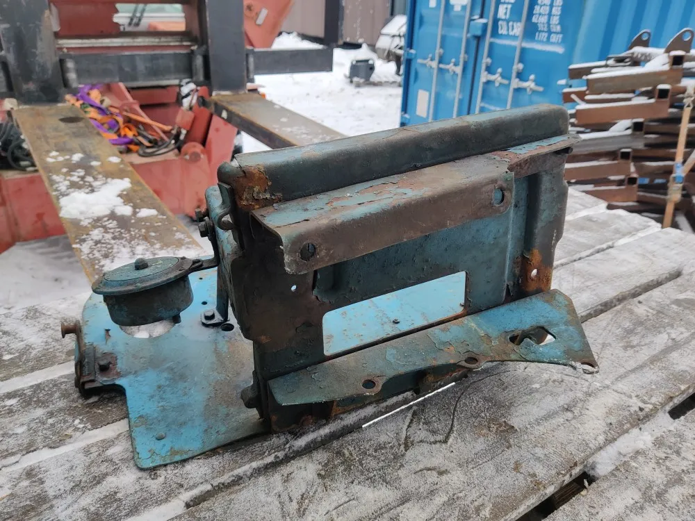 Fordson Diesel Major akkukotelo / Pohja ja etupelti