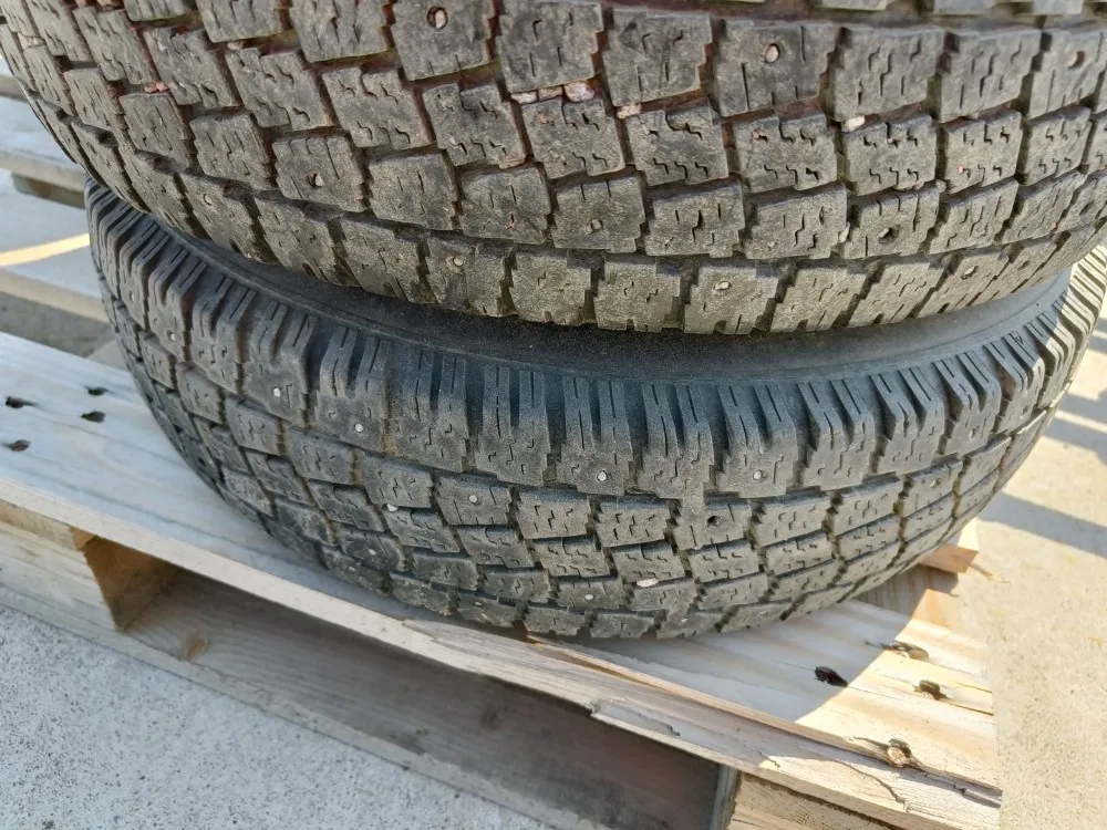 Hankook 155R13 - 4x108 / Nastarenkaat vanteilla
