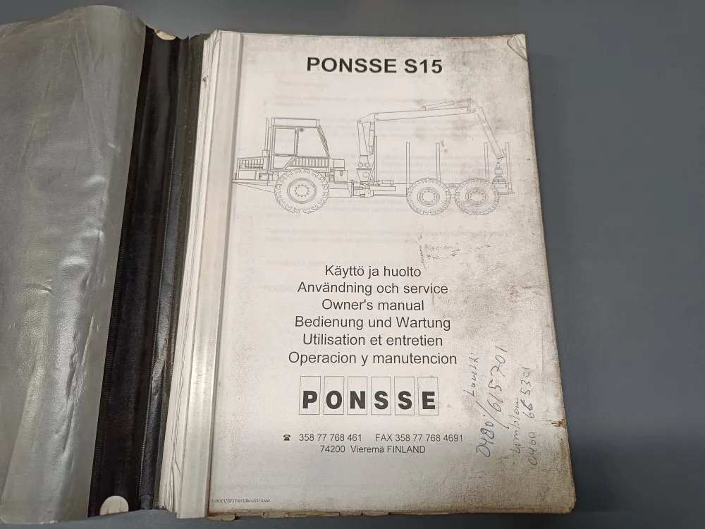 Ponsse S15 metsätraktorin / Käyttö- ja huolto -kirja