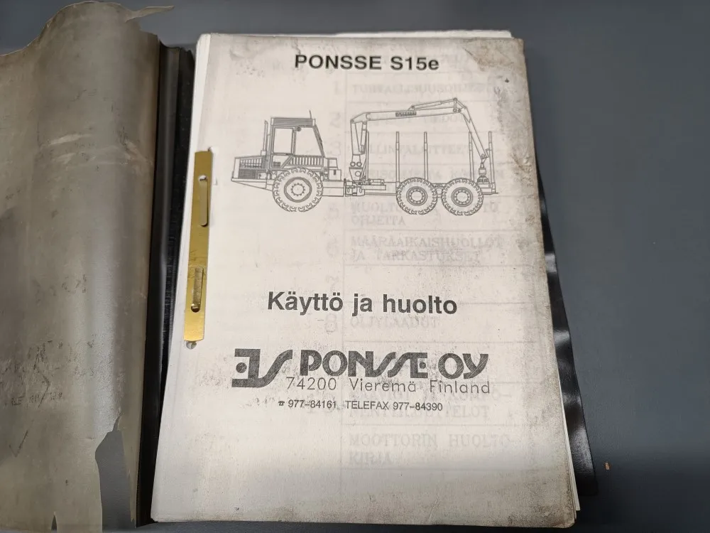 Ponsse S15e metsätraktorin / Käyttö- ja huolto -kirja