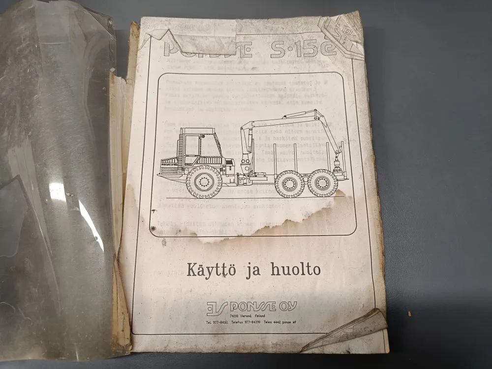 Ponsse S15e metsätraktorin / Käyttö- ja huolto -kirja