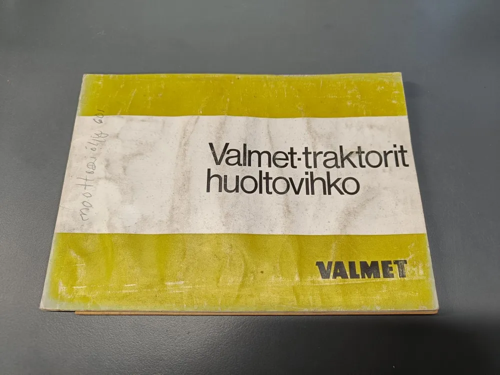 Valmet- traktorit huoltovihko /