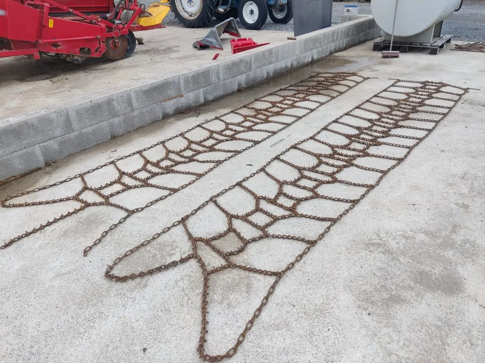 Piikkiketjut 520/70R34 traktoriin / 6mm kevytketjut