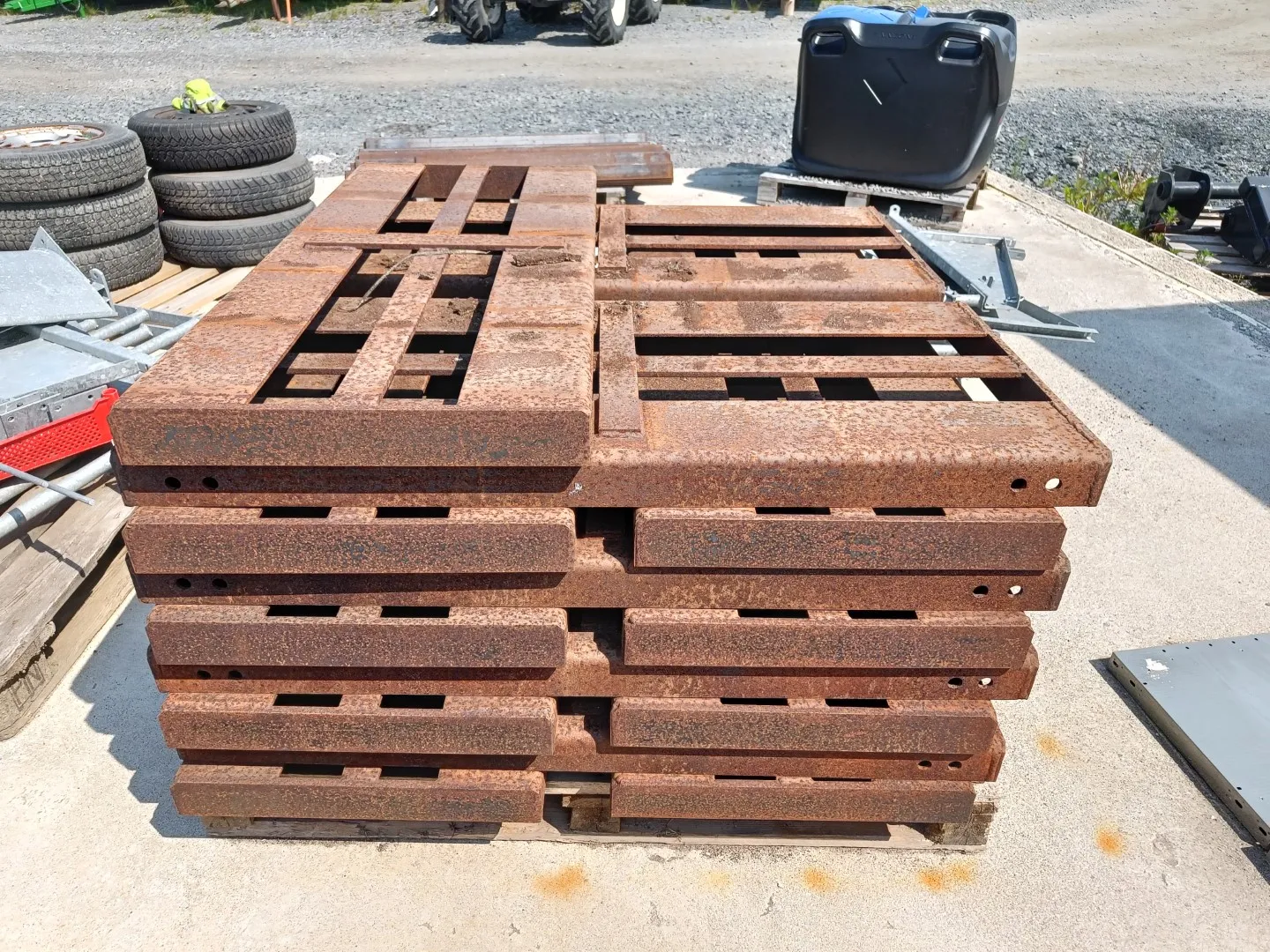 Metallikehikoita 112cm x 50cm - 18kpl / Myydään asiakkaan lukuun