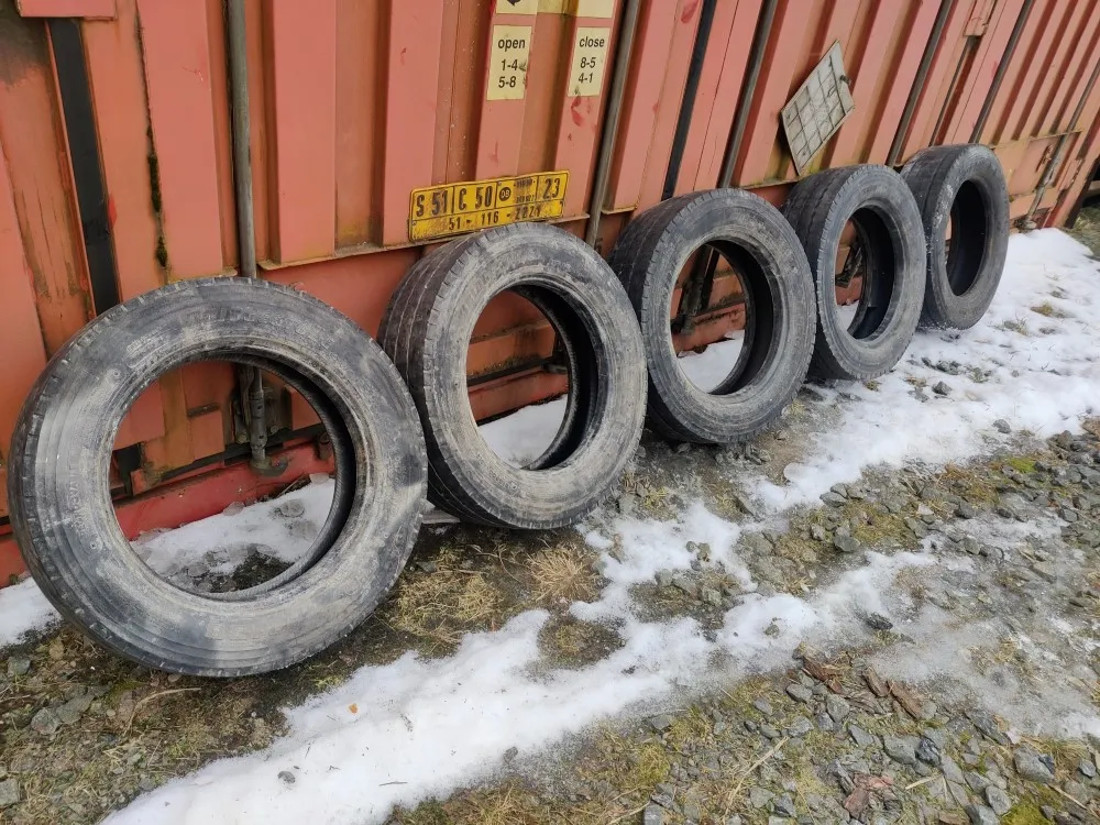 Renkaat 5kpl koko 205/65R17.5 /