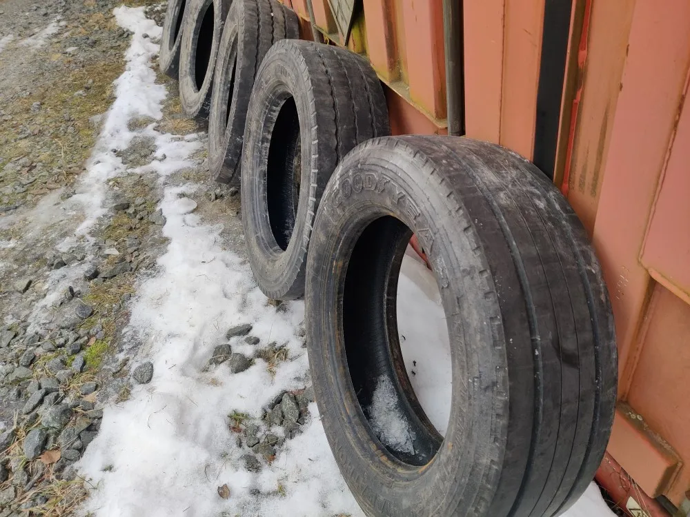 Renkaat 5kpl koko 205/65R17.5 /