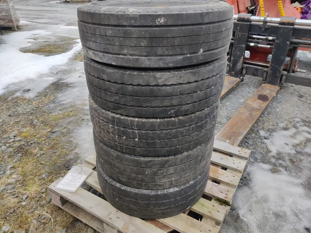 Renkaat 5kpl koko 205/65R17.5 /