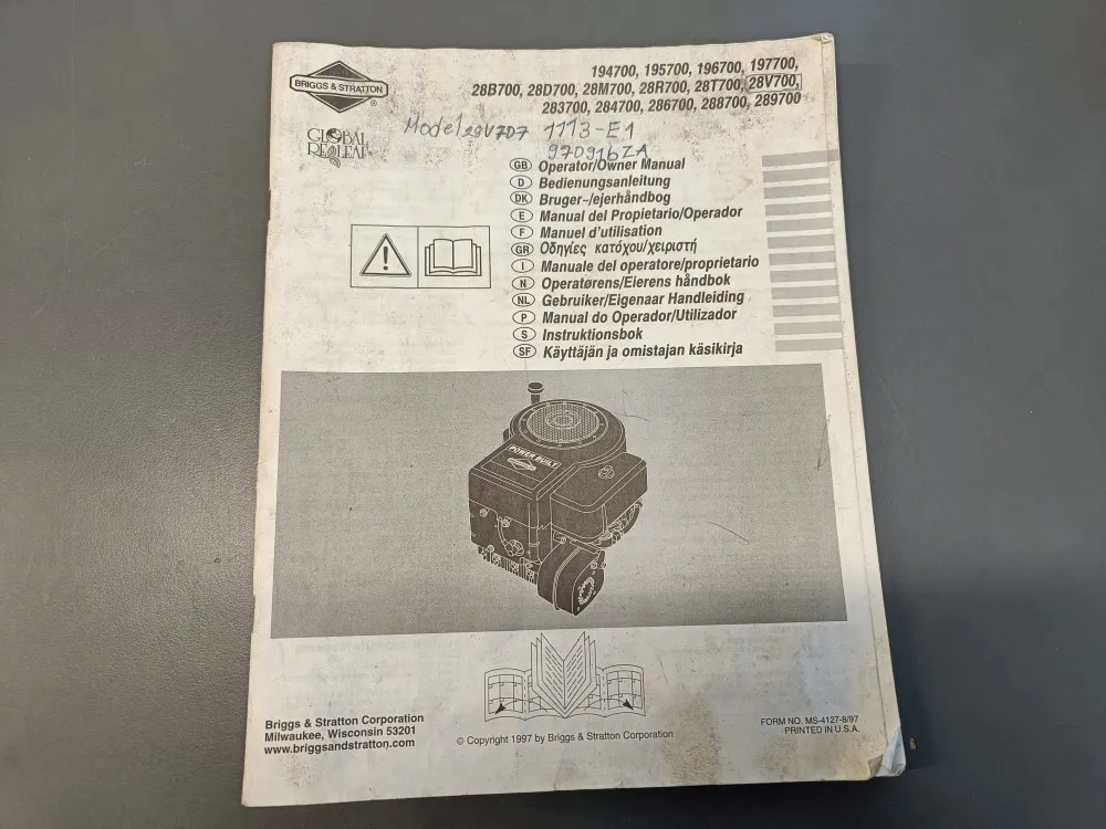 Briggs & Stratton mm. 194700 ja 195700 / Moottorin käyttäjän ja omistajan käsikirja