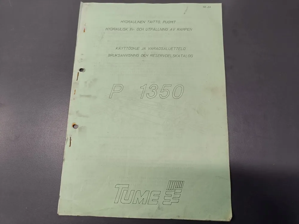 Tume hydraulinen taitto, puomit P 1350 / Pintalevittimeen käyttöohje, varaosaluettelo