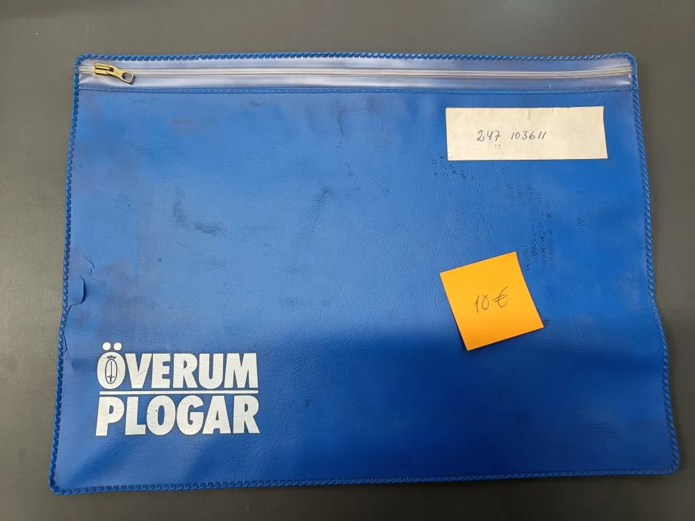 Överum tyhjä muovitasku /