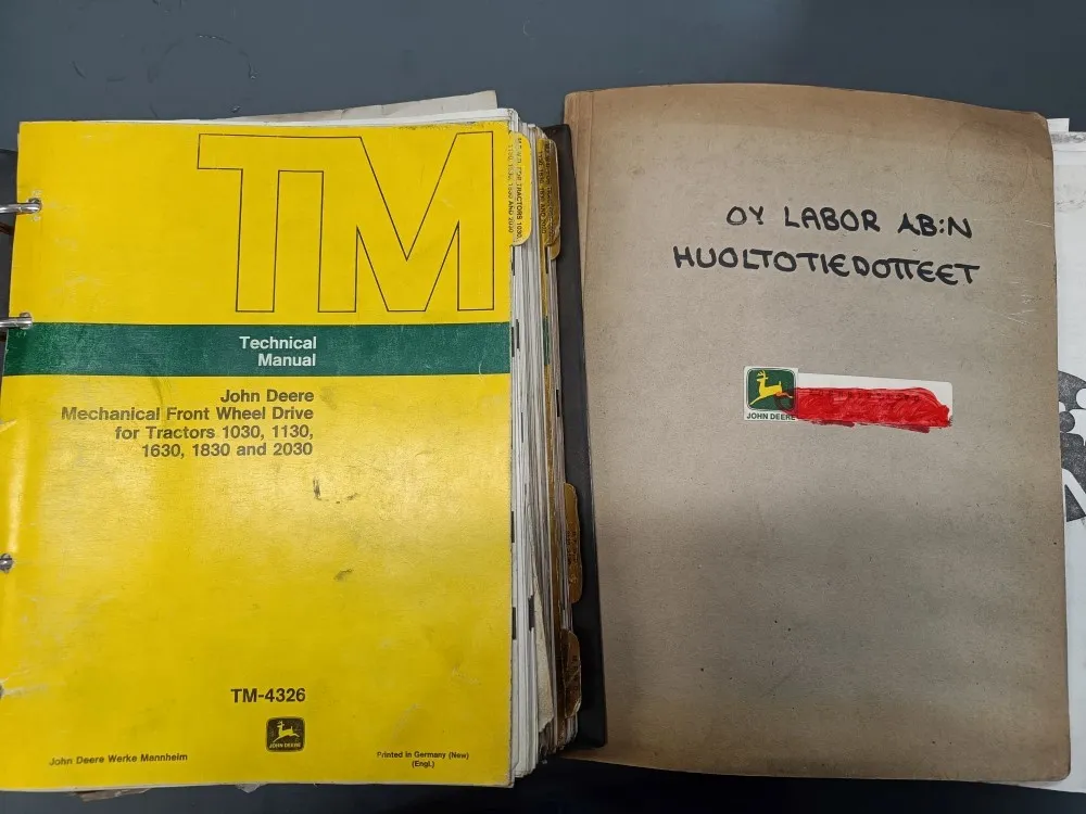 John Deere traktorit / Tekninen käsikirja ja huoltotiedotteita