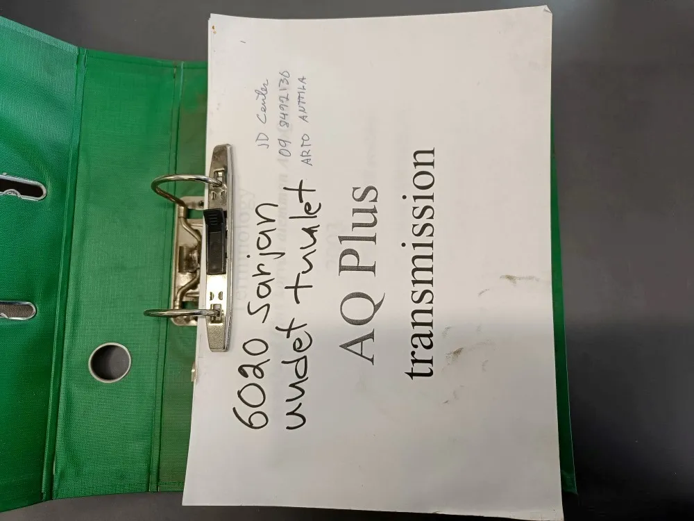 John Deere esittelykirjallisuutta / mm. päivityksiä