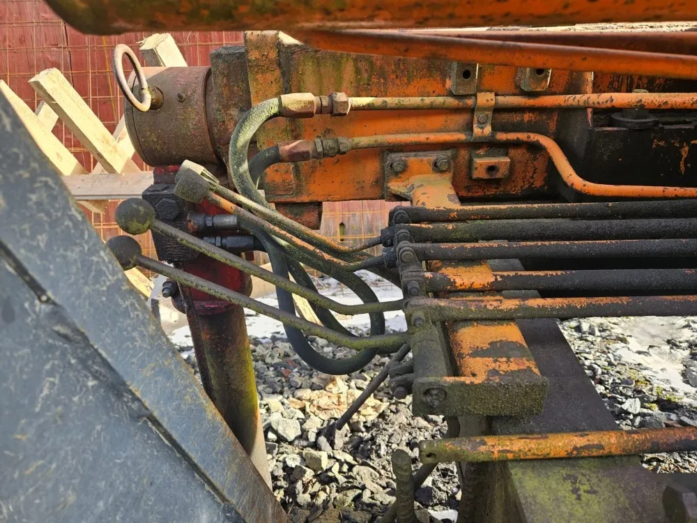 Hiab 1165 nosturi hydraulijatkolla / tuppisovitteet, myydään asiakkaan lukuun